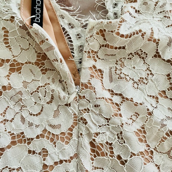 Boohoo Laced Bodysuit - Picture 5 of 6